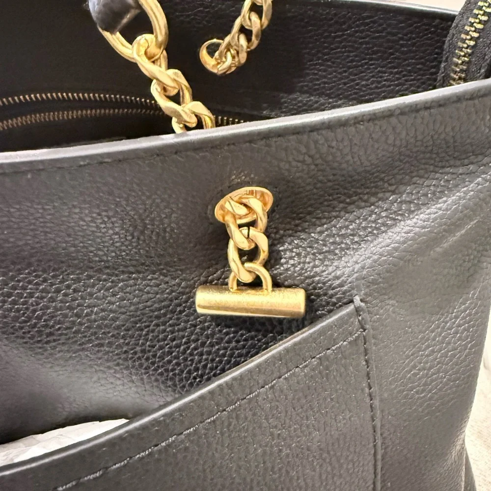 Tory Burch Black Leather Shoulder Bag with Gold Accents - Picture 7 of 9